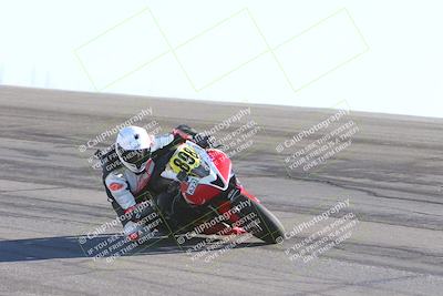 media/Nov-17-2024-CVMA (Sun) [[1fec520723]]/Race 11-Amateur Supersport Open/